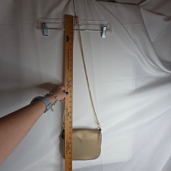 Versace Fragrance Gold Clutch Shoulder Crossbody Sm bag. Purse. Flaw! Used Once - Picture 8 of 16